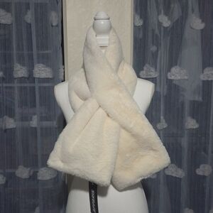 Apparis Bambi Faux Fur Pull-Through Scarf in Ivory